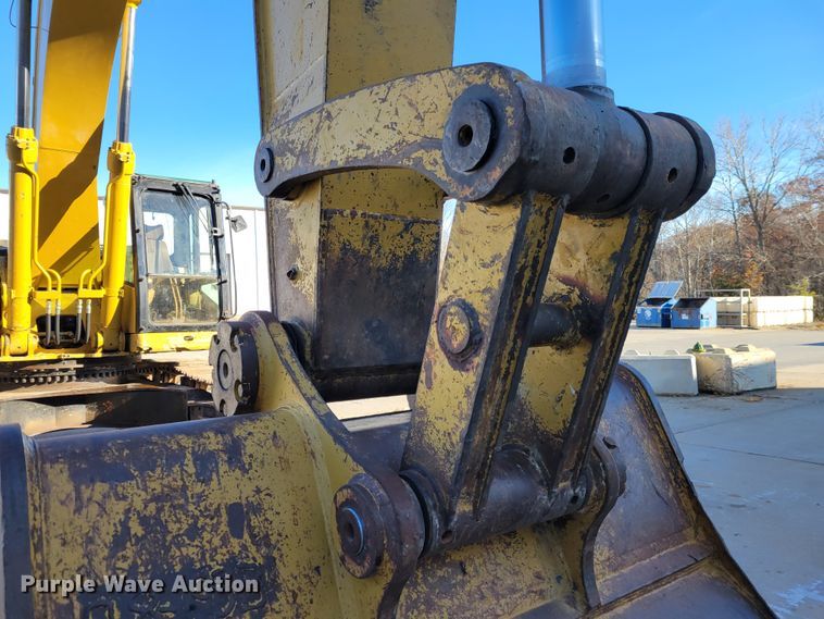 image for item IV9623 1998 Caterpillar 345B L  excavator