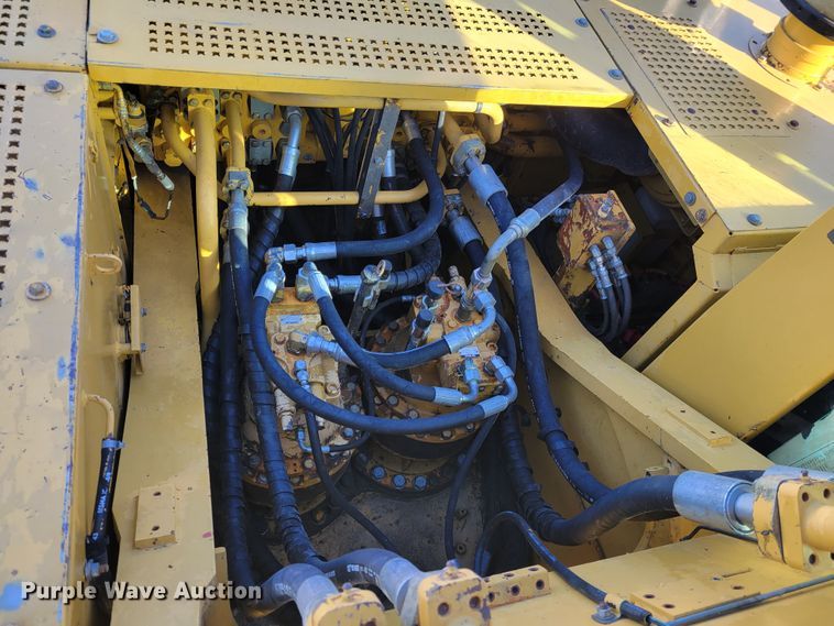 image for item IV9623 1998 Caterpillar 345B L  excavator