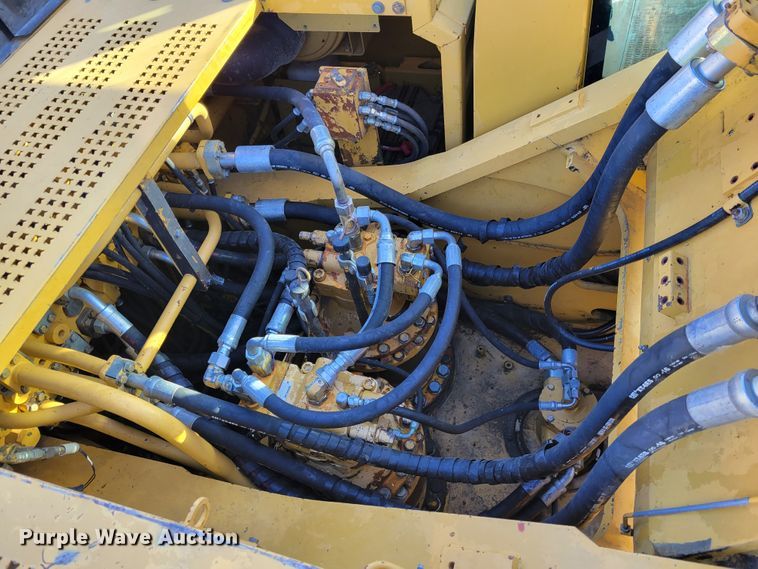 image for item IV9623 1998 Caterpillar 345B L  excavator