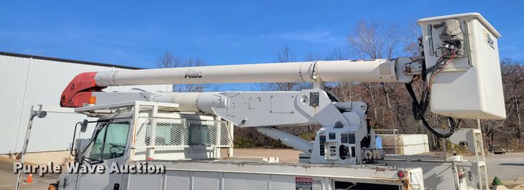 image for item IV9624 2000 Freightliner FL70  bucket truck