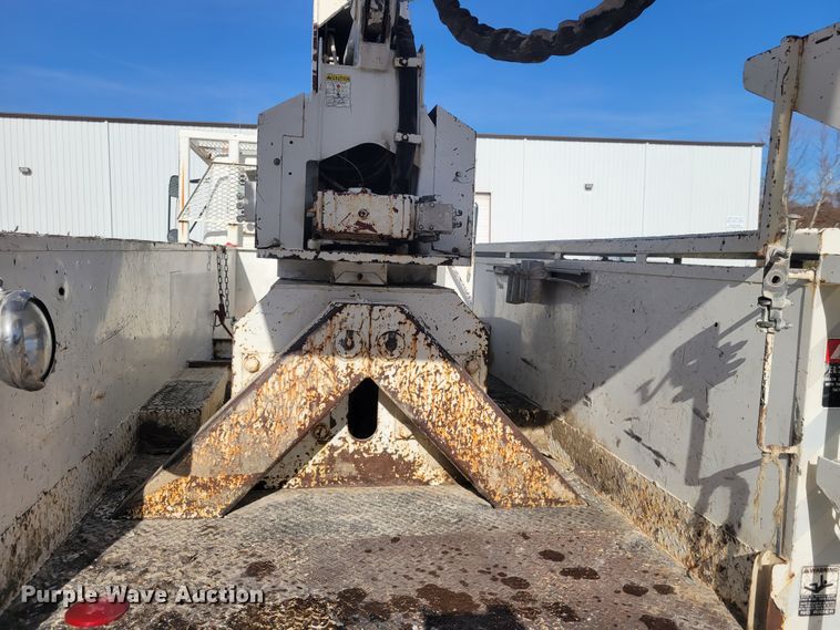 image for item IV9624 2000 Freightliner FL70  bucket truck