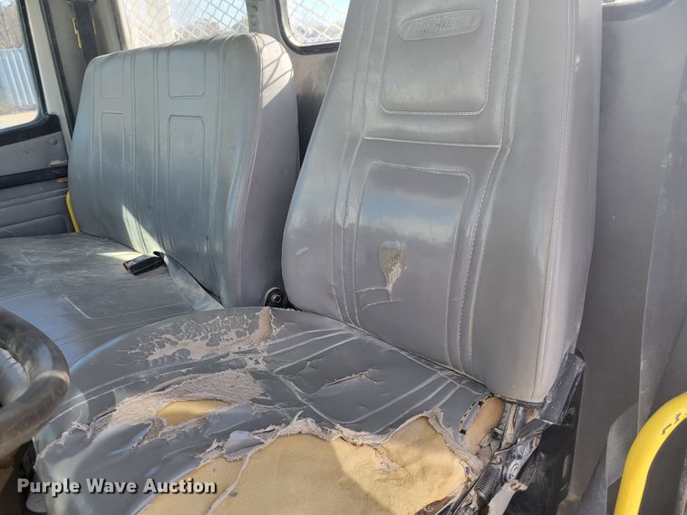 image for item IV9624 2000 Freightliner FL70  bucket truck