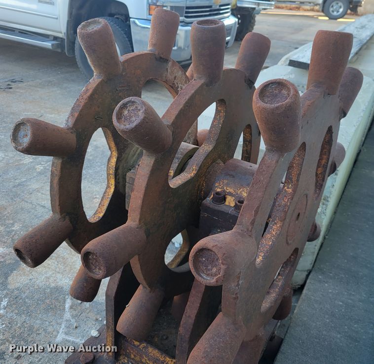 image for item IV9626 (2) trench compactors