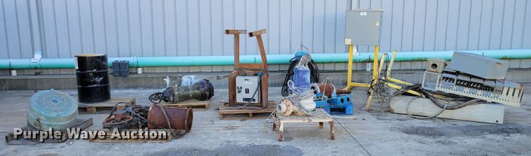 image for item IV9627 Electric pumps