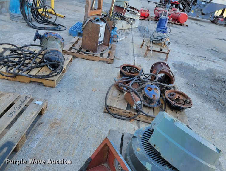 image for item IV9627 Electric pumps