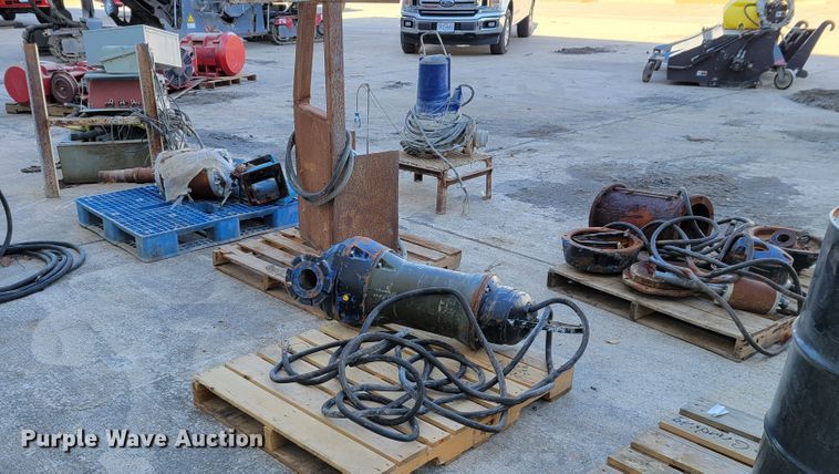 image for item IV9627 Electric pumps