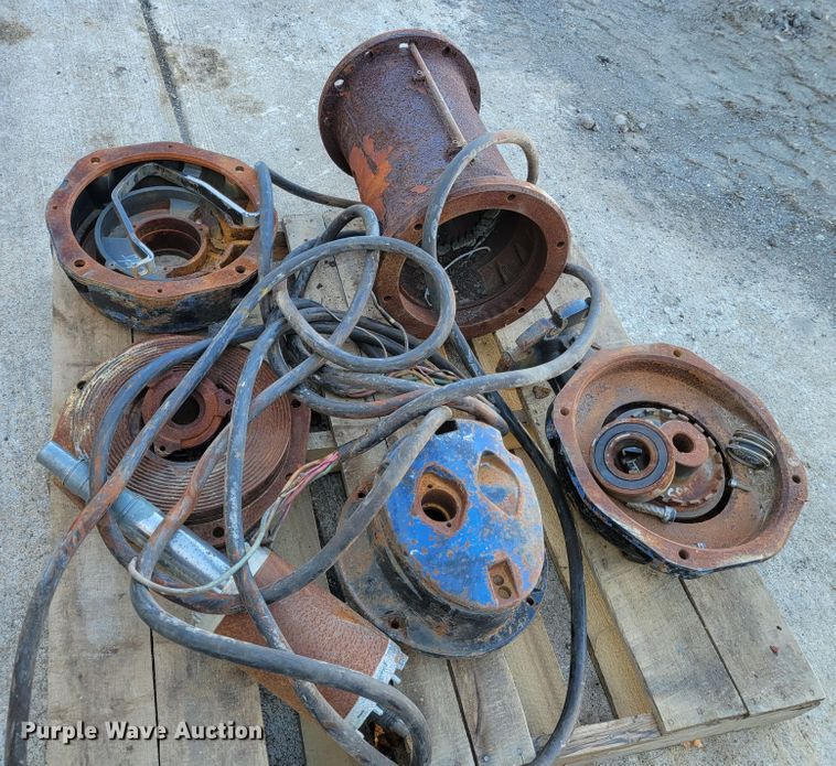 image for item IV9627 Electric pumps