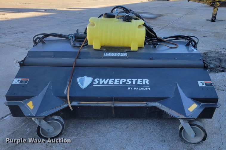 image for item IV9628 2014 Paladin Sweepster 20385M-0733  sweeper