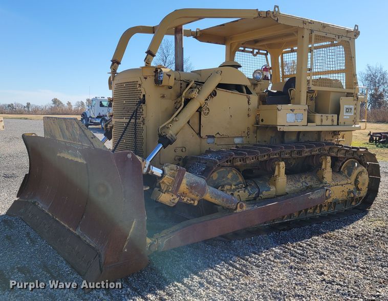 image for item IV9671 1973 Caterpillar D7  dozer