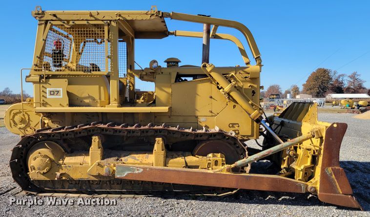 image for item IV9671 1973 Caterpillar D7  dozer