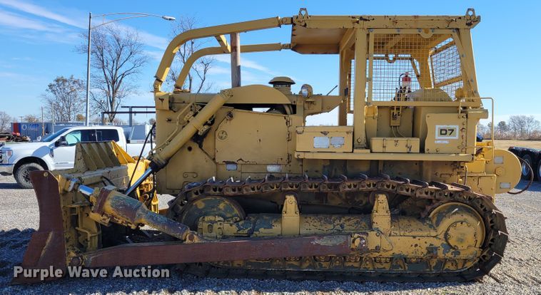 image for item IV9671 1973 Caterpillar D7  dozer
