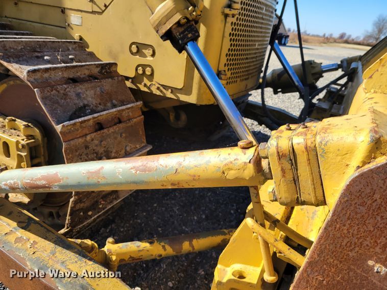 image for item IV9671 1973 Caterpillar D7  dozer