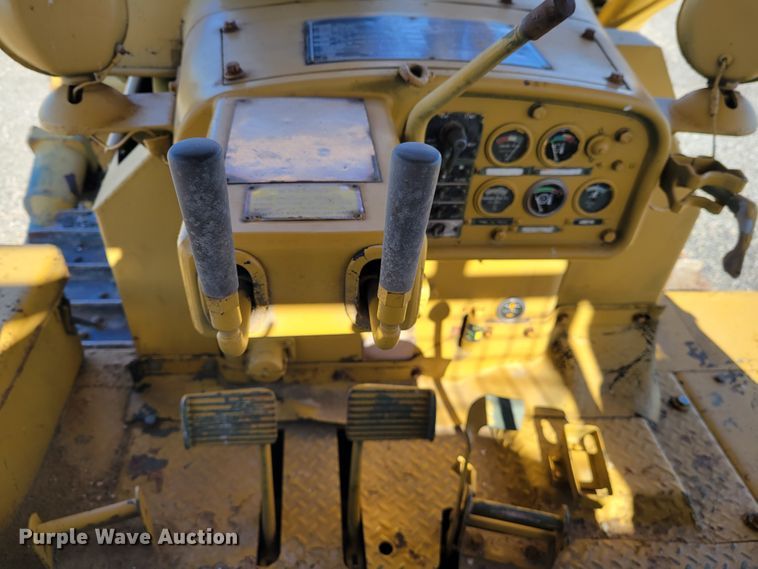 image for item IV9671 1973 Caterpillar D7  dozer