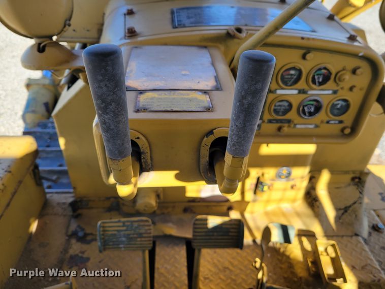 image for item IV9671 1973 Caterpillar D7  dozer
