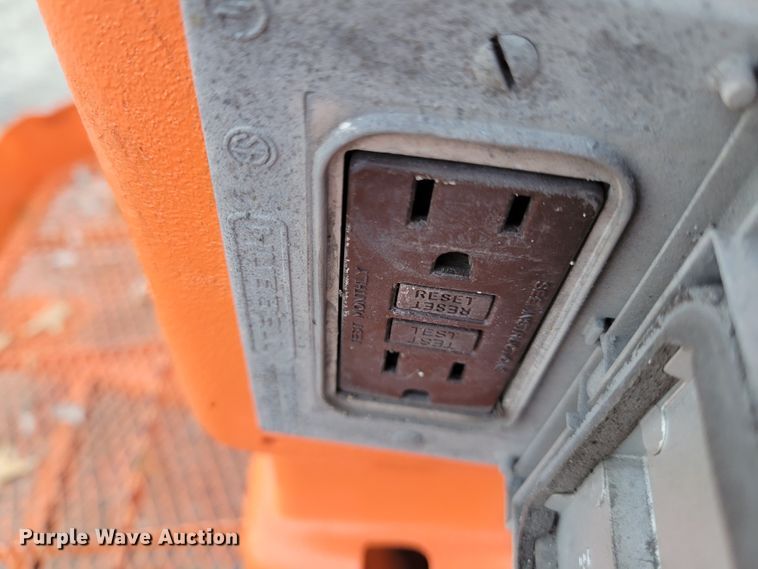 image for item IV9672 2000 JLG 450A Series II  boom lift