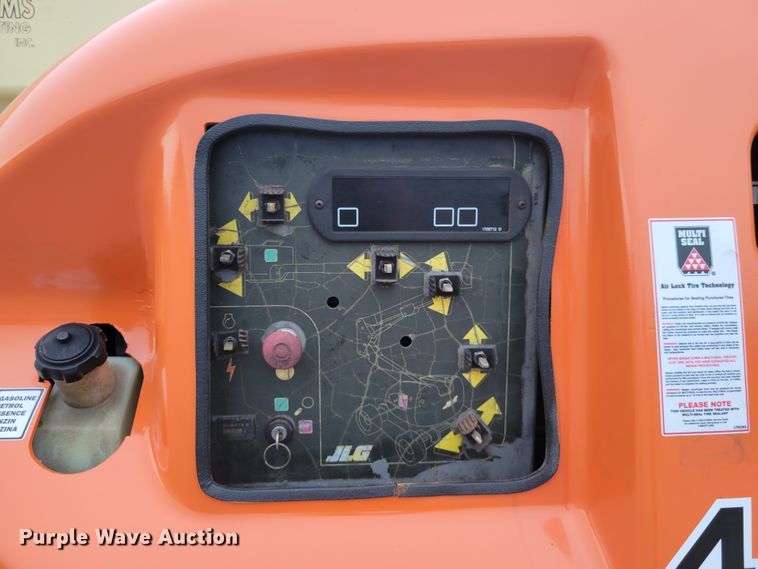 image for item IV9672 2000 JLG 450A Series II  boom lift