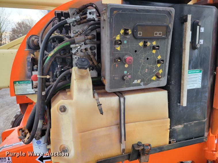 image for item IV9672 2000 JLG 450A Series II  boom lift
