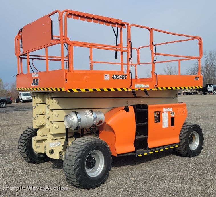 image for item IV9677 2008 JLG 4394RT  scissor lift