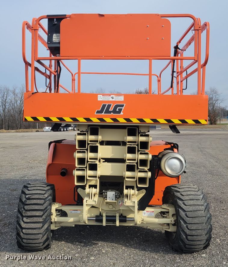 image for item IV9677 2008 JLG 4394RT  scissor lift