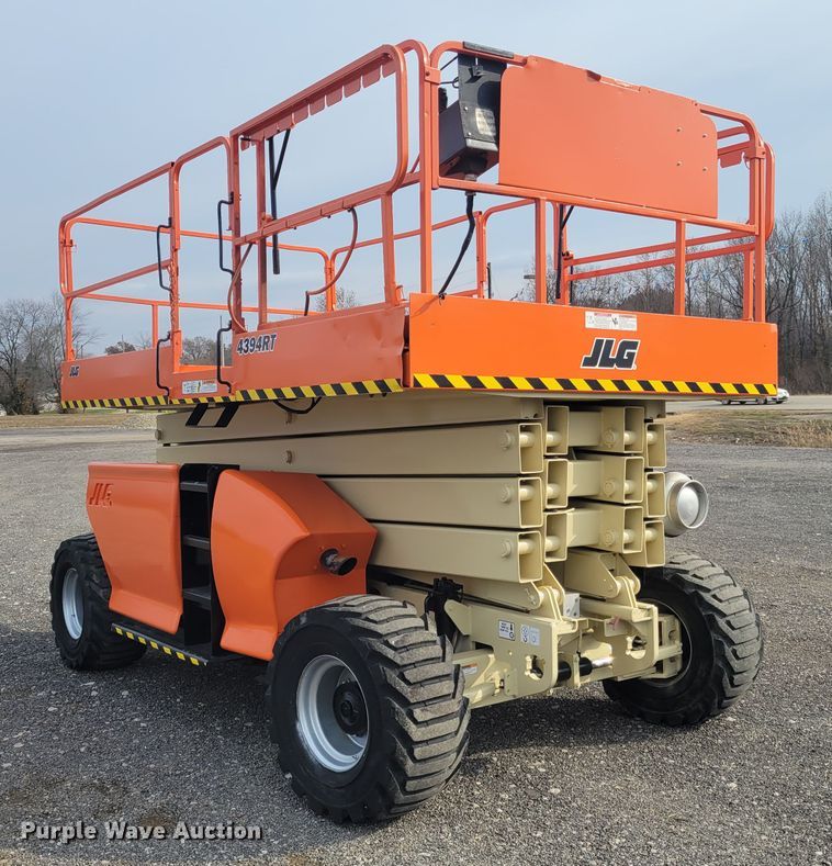 image for item IV9677 2008 JLG 4394RT  scissor lift