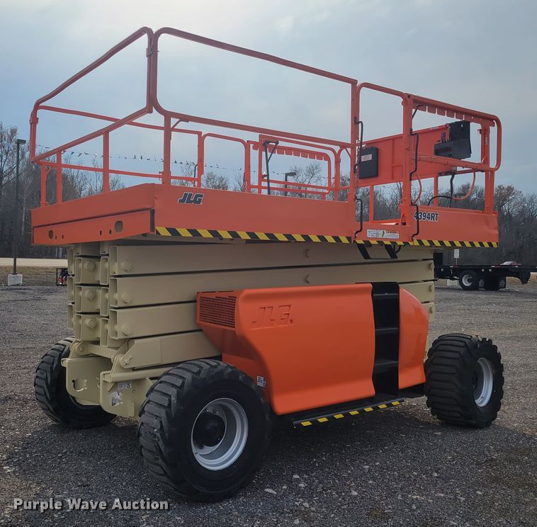 image for item IV9677 2008 JLG 4394RT  scissor lift