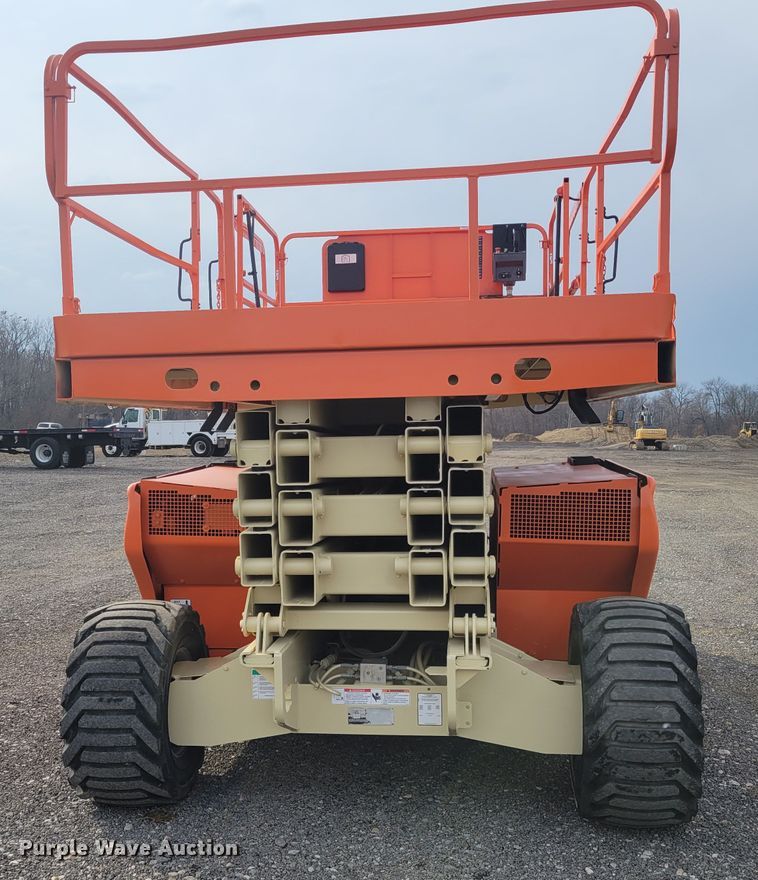 image for item IV9677 2008 JLG 4394RT  scissor lift