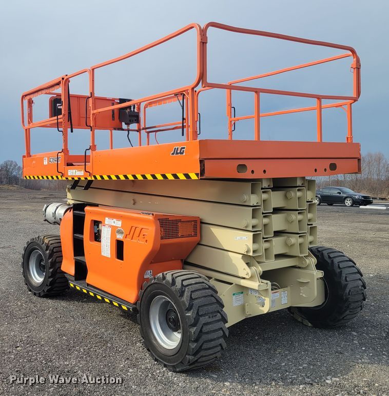 image for item IV9677 2008 JLG 4394RT  scissor lift