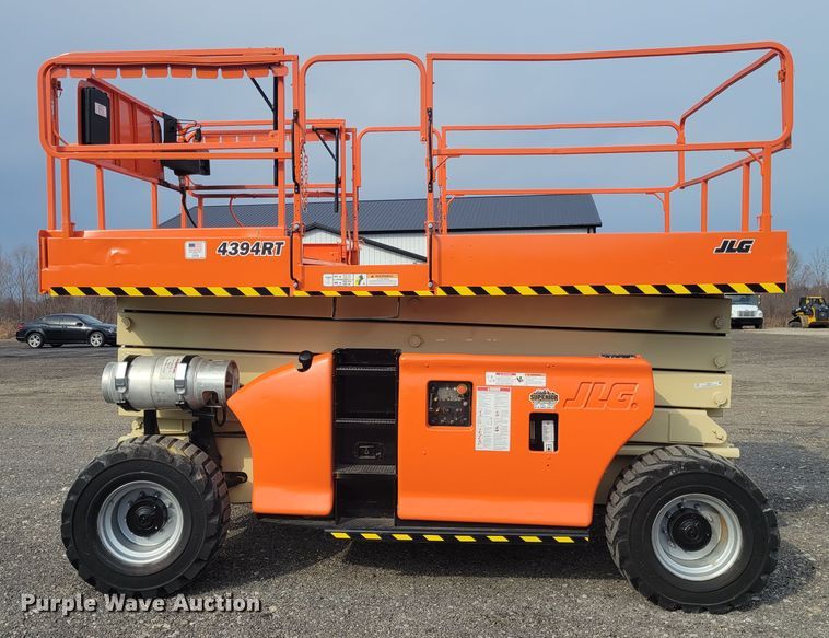 image for item IV9677 2008 JLG 4394RT  scissor lift