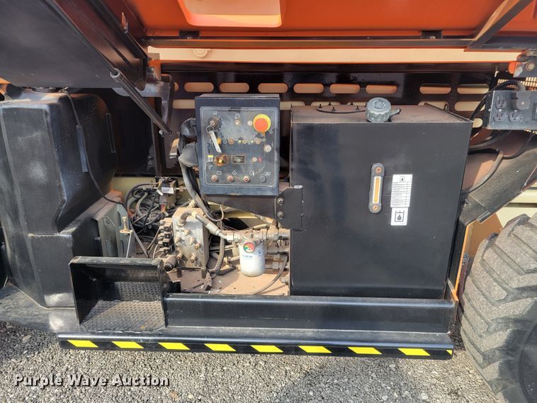 image for item IV9677 2008 JLG 4394RT  scissor lift