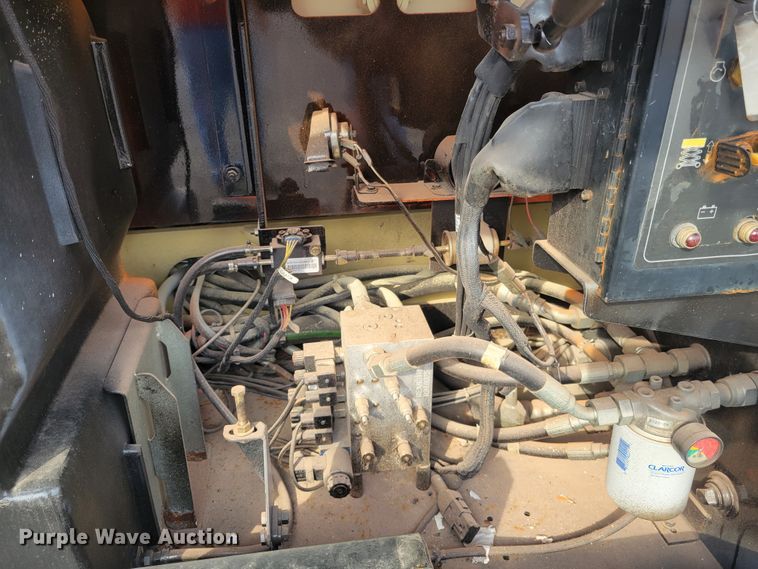 image for item IV9677 2008 JLG 4394RT  scissor lift