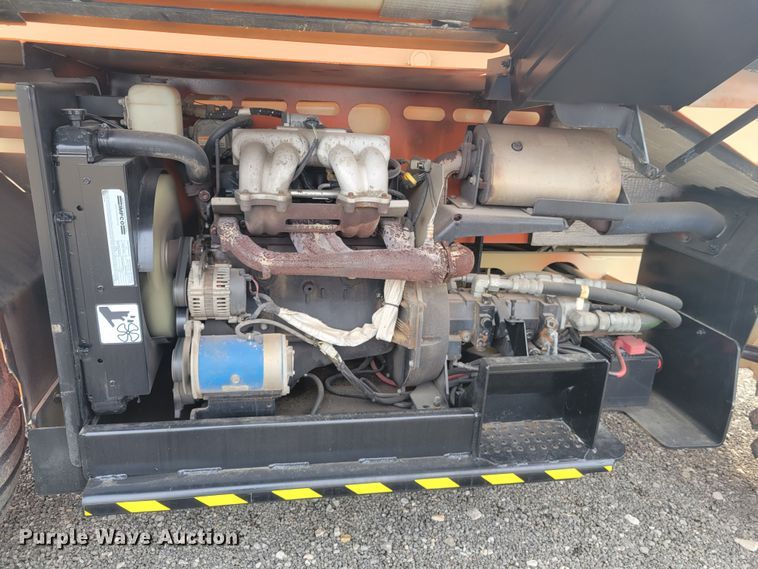 image for item IV9677 2008 JLG 4394RT  scissor lift