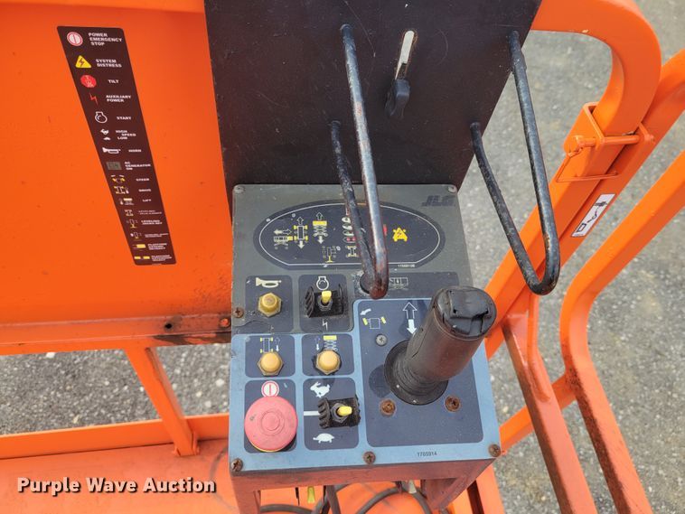 image for item IV9677 2008 JLG 4394RT  scissor lift