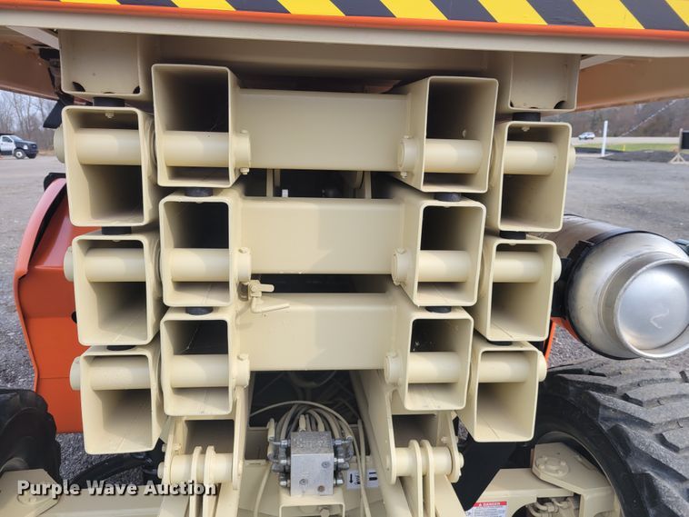 image for item IV9677 2008 JLG 4394RT  scissor lift