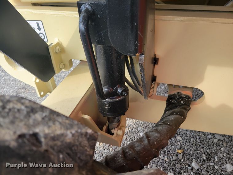 image for item IV9677 2008 JLG 4394RT  scissor lift