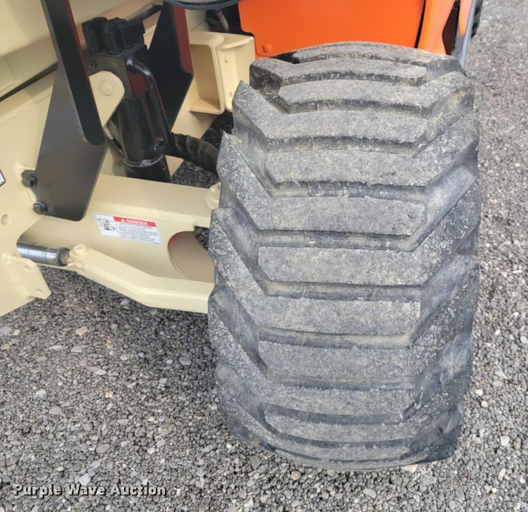 image for item IV9677 2008 JLG 4394RT  scissor lift