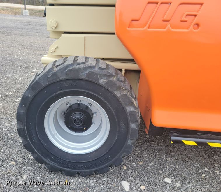 image for item IV9677 2008 JLG 4394RT  scissor lift
