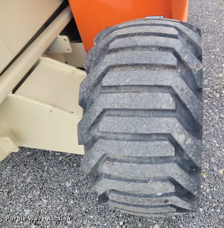 image for item IV9677 2008 JLG 4394RT  scissor lift