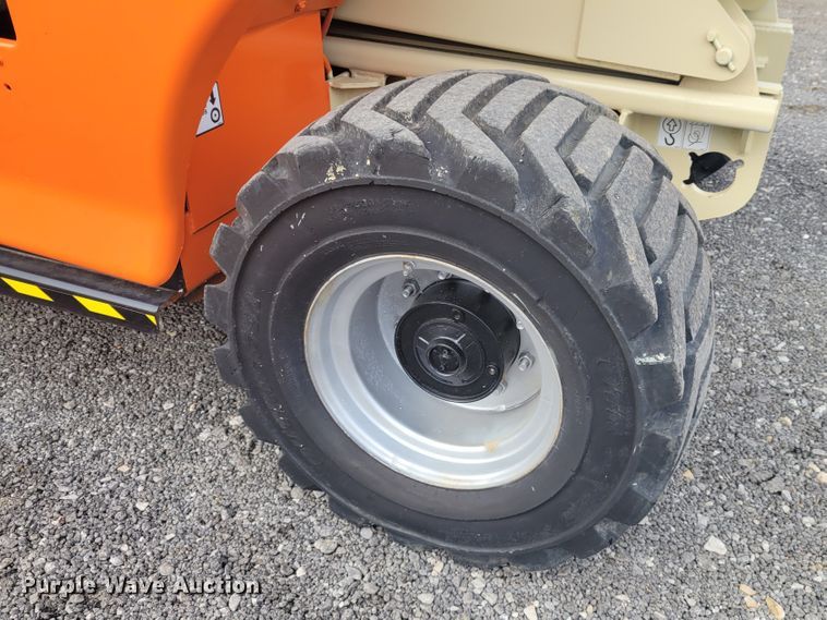 image for item IV9677 2008 JLG 4394RT  scissor lift