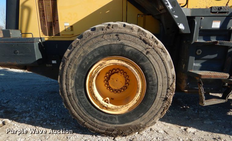 image for item IV9700 Komatsu WA400  wheel loader