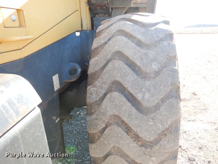 image for item IV9700 Komatsu WA400  wheel loader