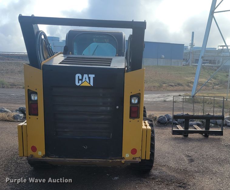 image for item IV9701 2014 Caterpillar 272D  skid steer loader