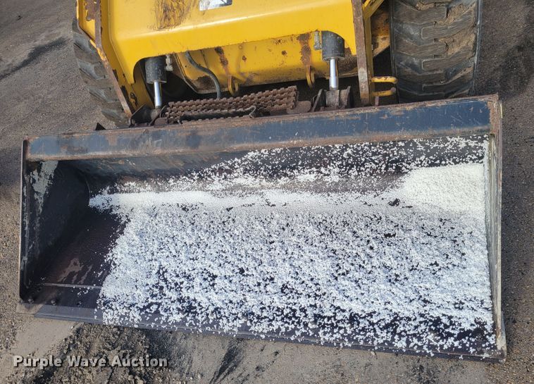 image for item IV9701 2014 Caterpillar 272D  skid steer loader