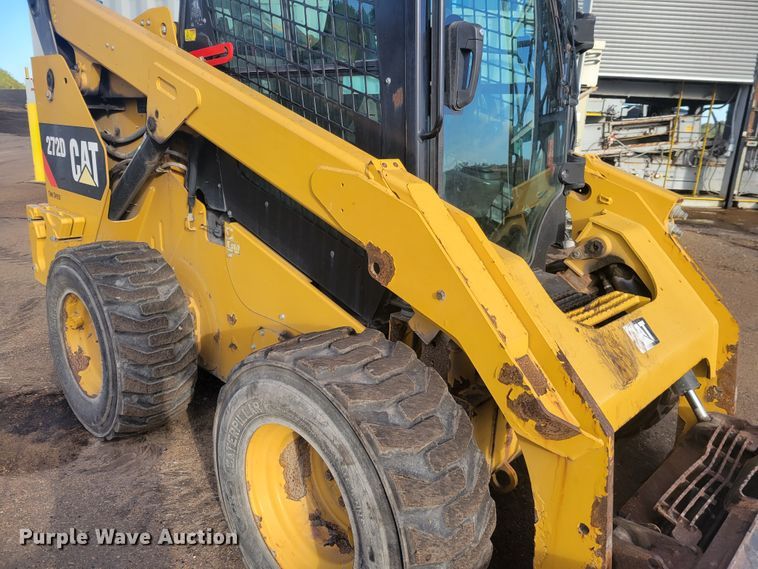 image for item IV9701 2014 Caterpillar 272D  skid steer loader