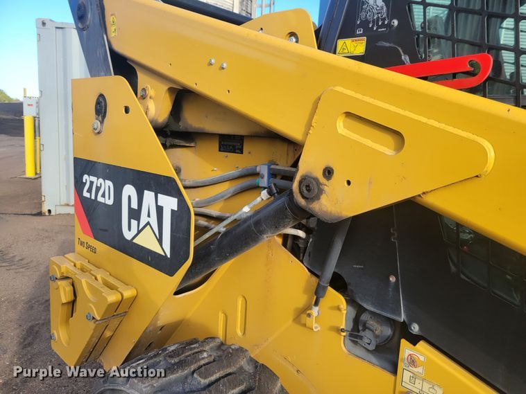 image for item IV9701 2014 Caterpillar 272D  skid steer loader