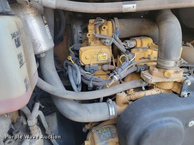 image for item IV9701 2014 Caterpillar 272D  skid steer loader