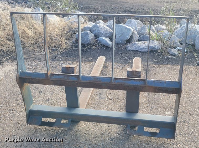 image for item IV9701 2014 Caterpillar 272D  skid steer loader