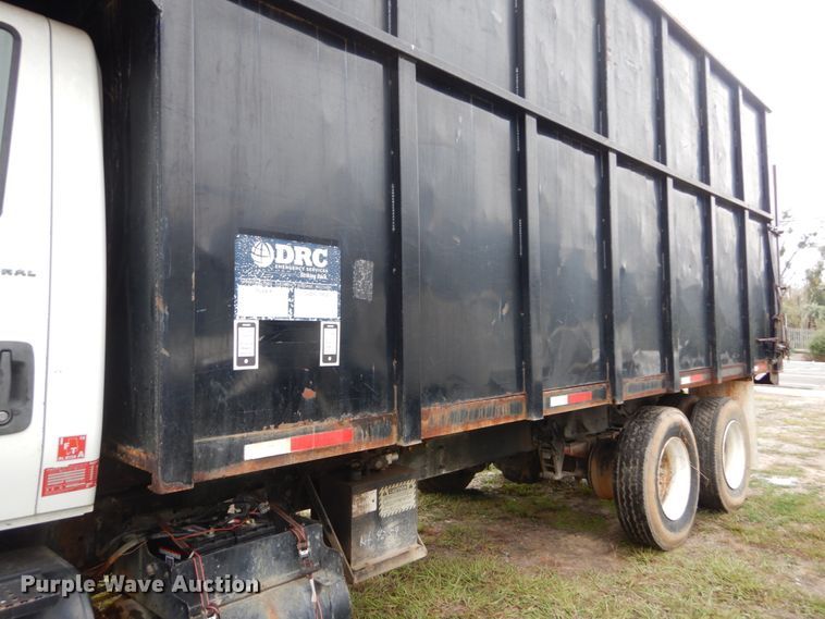 image for item IV9702 2006 International 4400  dump truck