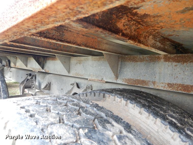 image for item IV9702 2006 International 4400  dump truck