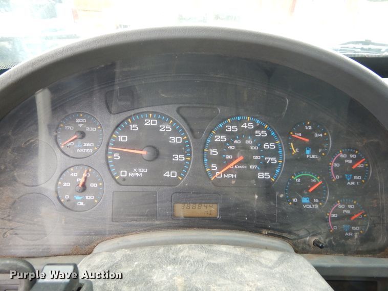 image for item IV9702 2006 International 4400  dump truck