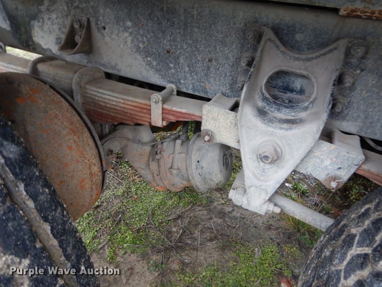 image for item IV9702 2006 International 4400  dump truck